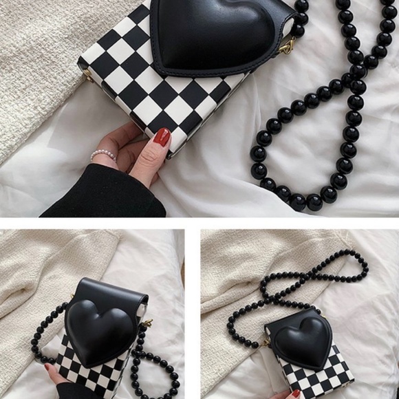 Crossbody Heart Bag - Picture 5 of 5